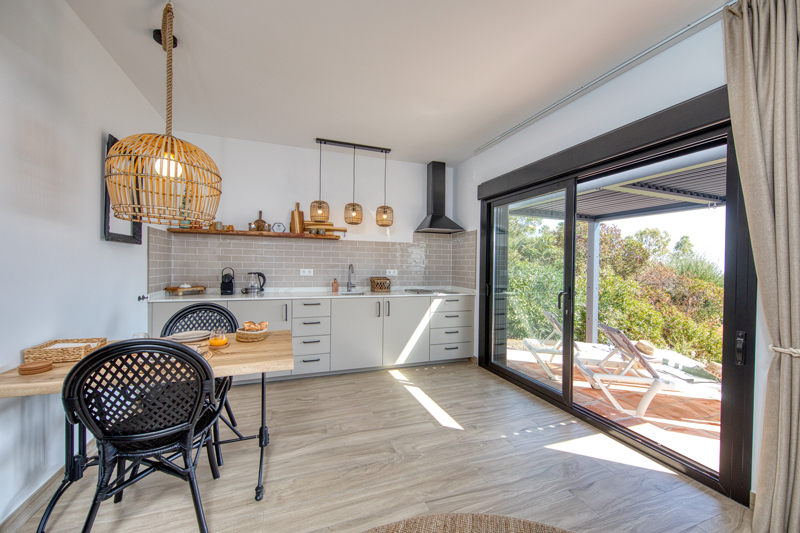 Casa Abajo in Competa, Andalusie, Spanje. Luxe vakantievilla met privezwembad en uitzicht over de Middellandse zee en bergen.