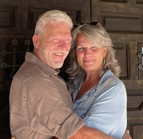 Over ons, Jan en Mary, Casa Abajo in Competa, Andalusie, Spanje. Luxe vakantievilla voor 4 personen met privezwembad en uitzicht over de Middellandse zee en bergen.
